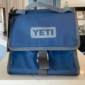 NWT YETI Daytrip Lunch Bag